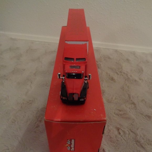 Dale Earnhardt 1993 The Winston Hauler - Picture 6 of 8